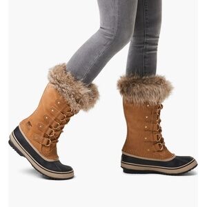 Sorel Joan of Artic high lace up Waterproof Snow Boots size 6, fit like a 7-7.5